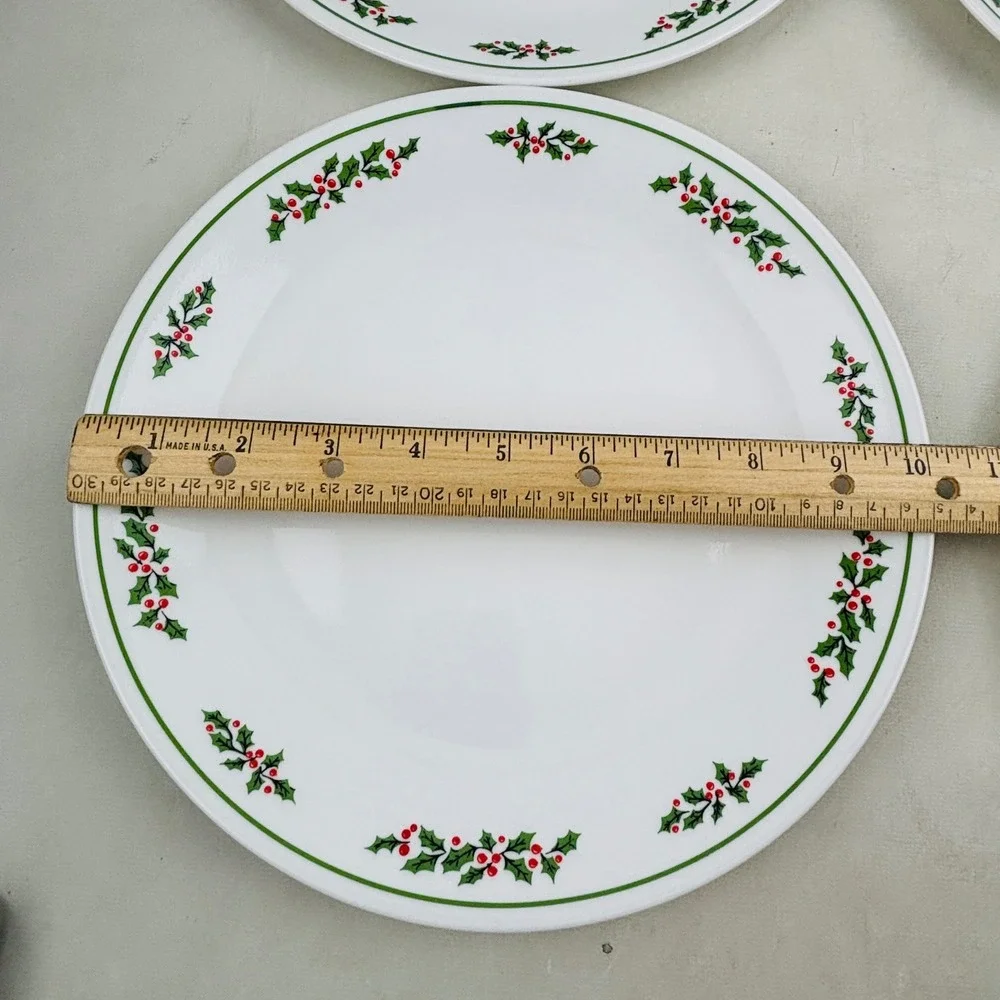 Vintage Corelle Winter Holly Dinner Plates Set of 4 Black Vein Christmas Holiday